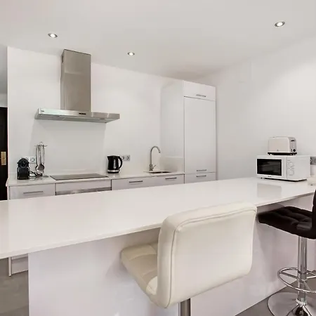 Modern 3 Bed In Puerto Banus, Apartment