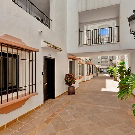 Modern 3 Bed In Puerto Banus, Apartment Marbella