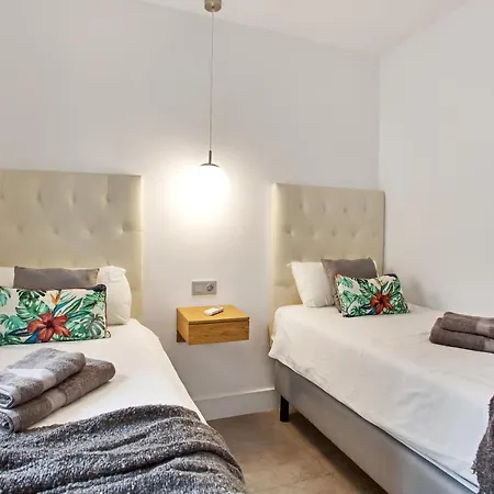 Modern 3 Bed In Puerto Banus, Marbella